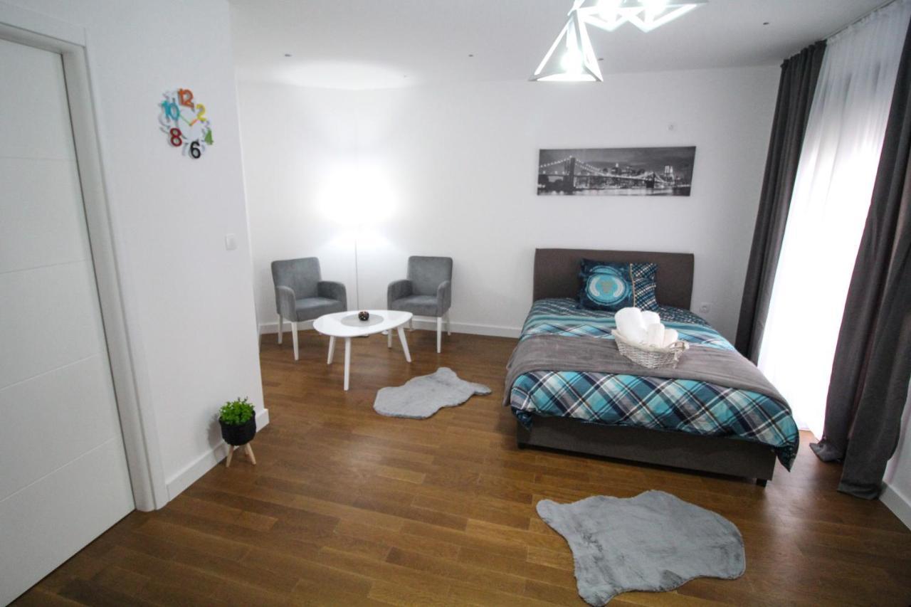 Aria Apartmani พอดโกริกา ภายนอก รูปภาพ