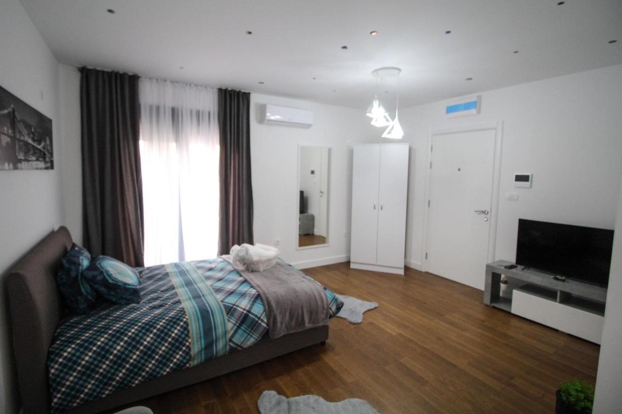 Aria Apartmani พอดโกริกา ภายนอก รูปภาพ