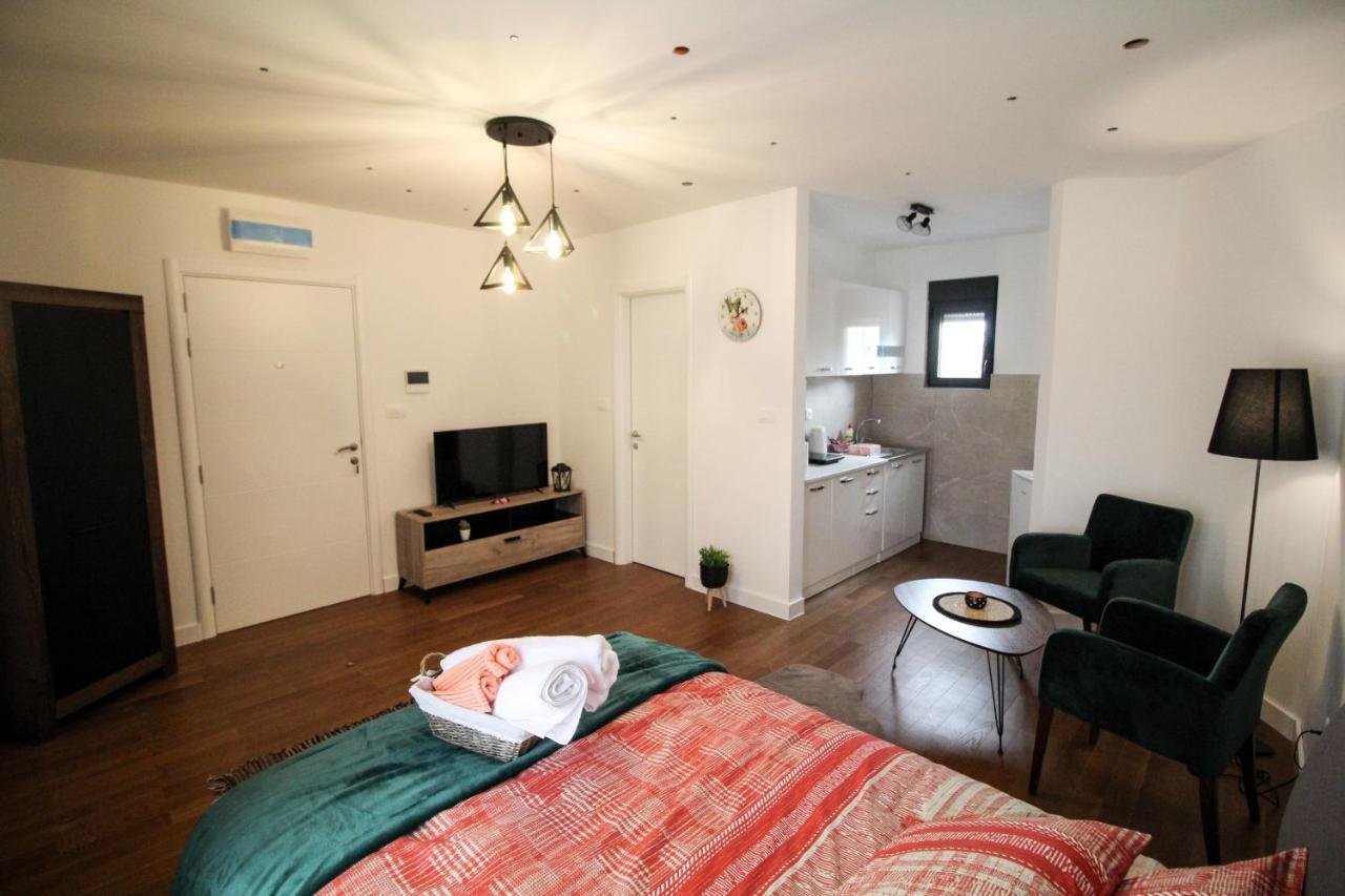 Aria Apartmani พอดโกริกา ภายนอก รูปภาพ