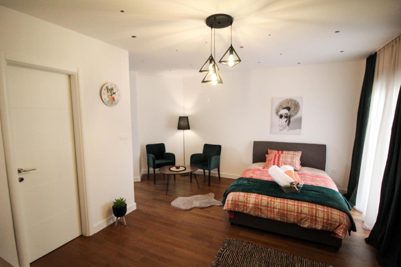 Aria Apartmani พอดโกริกา ภายนอก รูปภาพ