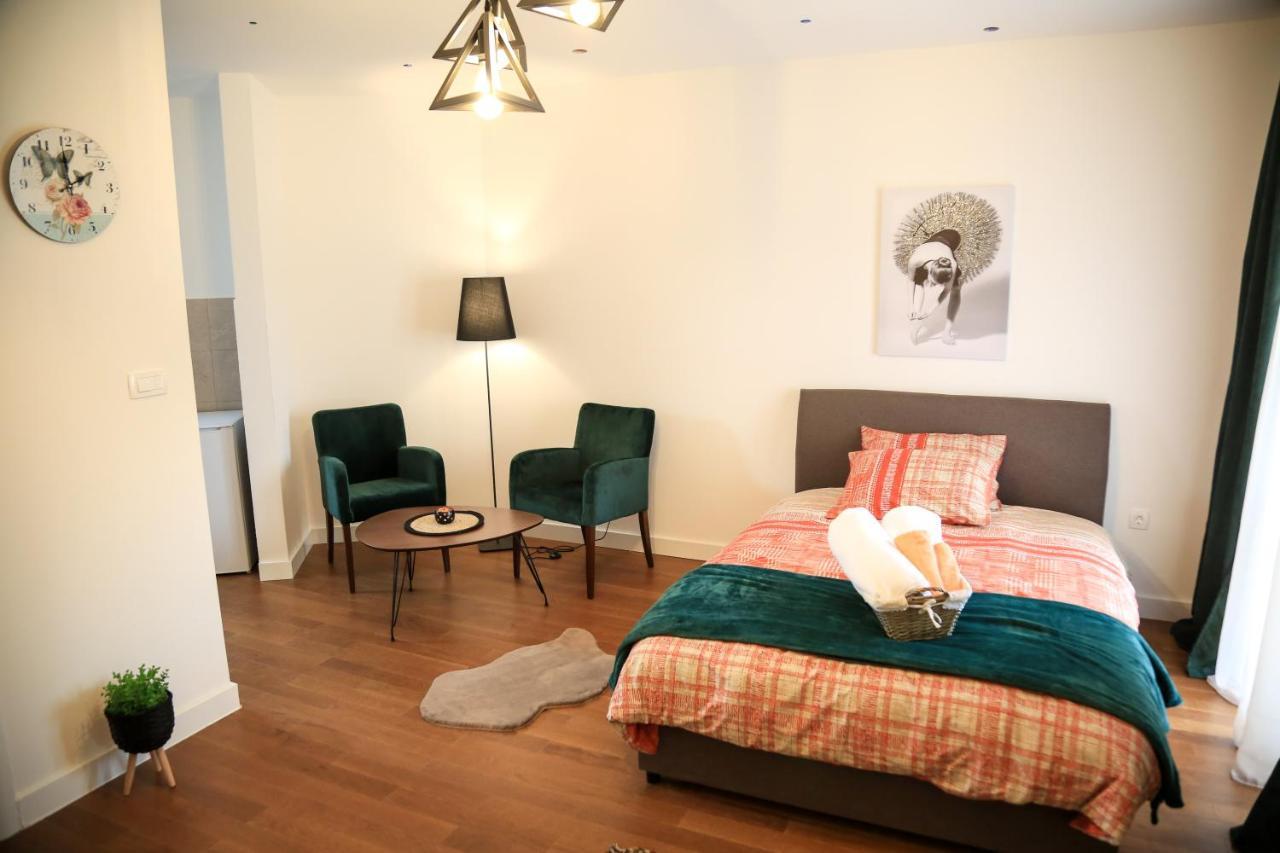 Aria Apartmani พอดโกริกา ภายนอก รูปภาพ